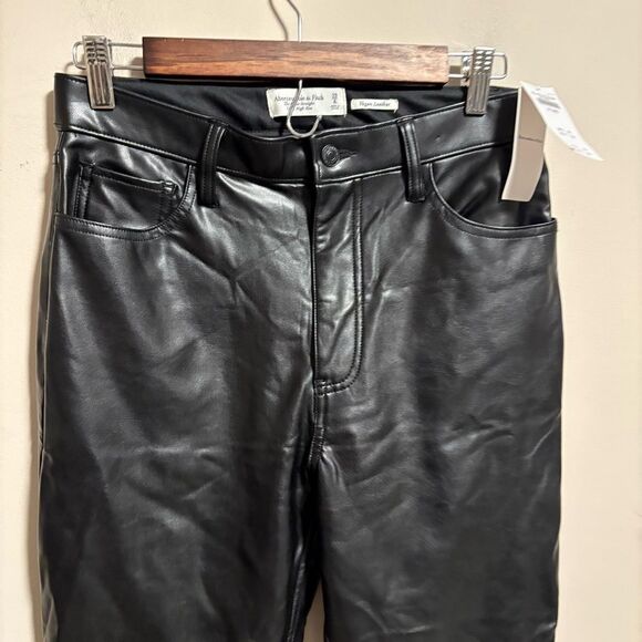 NWT Abercrombie & Fitch 90’s Straight Ultra High-Rise Vegan Leather Pants 29/8 L - Picture 8 of 10
